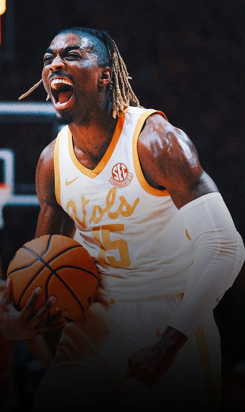 Jahmai Mashack hits logo 3-pointer at buzzer to lift No. 5 Tennessee past No. 6 Alabama, 79-76